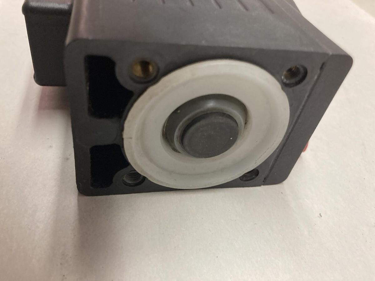 Used Gemu,205 10D 1 1 4112050/60,Electrically Operated Solenoid Valve 220V 50/60Hz