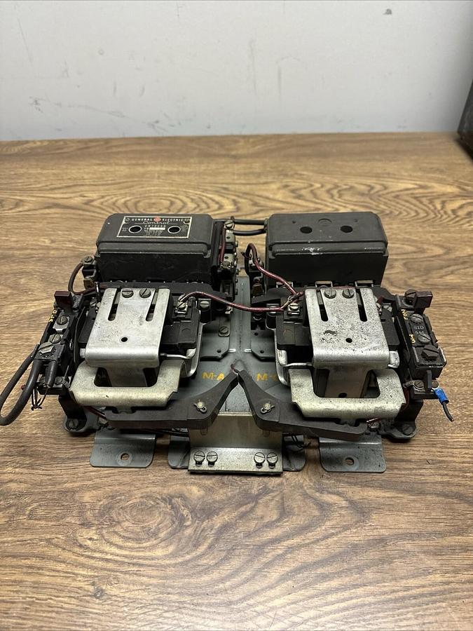 Used GE,CR7009D 101DF,Size 2 Reversing Starter