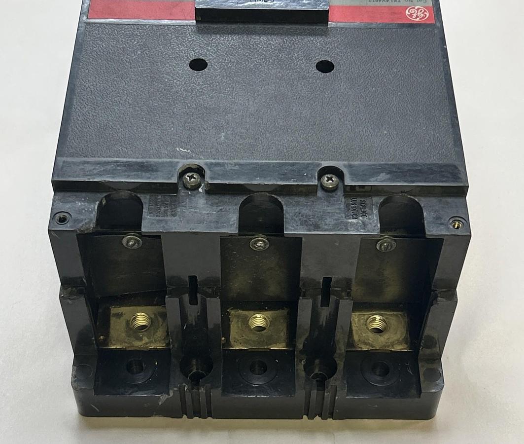 Used GENERAL ELECTRIC,TKL4V4612,HIGH IC CIRCUIT BREAKER 1200A 600V 3P