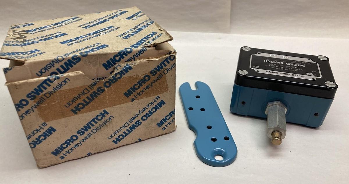 Micro Switch,OP-Q,Splash Proof Limit Switch 15A-125, 250 or 480 Vac