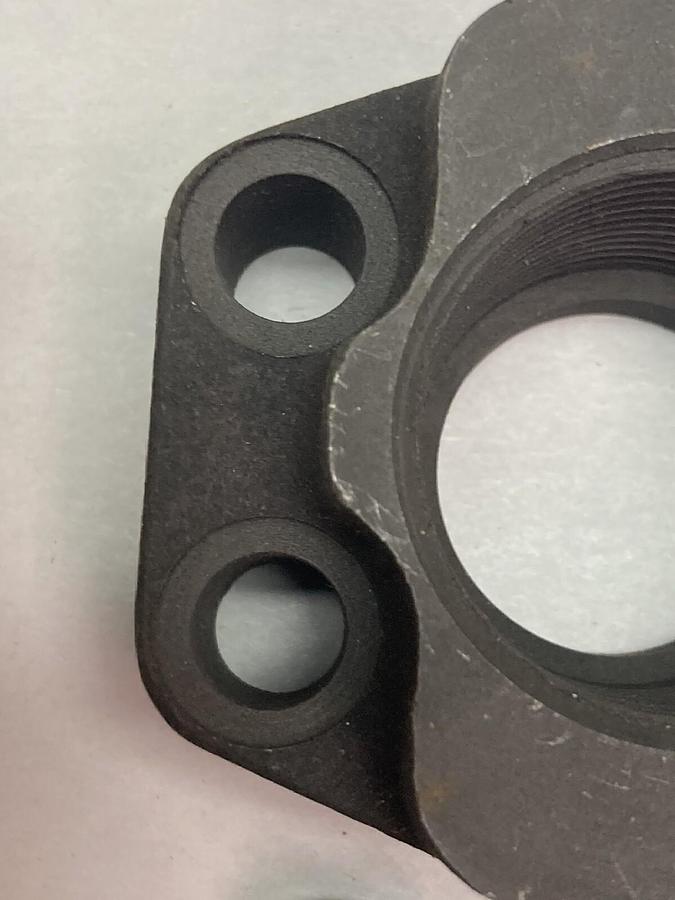 Used Vickers,FL1-10-10P-10,Threaded 4-Bolt Flange w/ Bolts & Ring