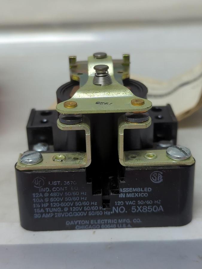 DAYTON,5X850A,GENERAL PURPOSE RELAY 120V 60HZ NOS