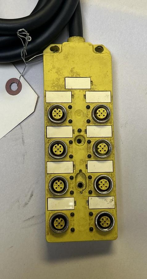 Used BALLUFF,C04T8R00PB050M,SPLITTER AND JUNCTION BLOCK 8 PORT