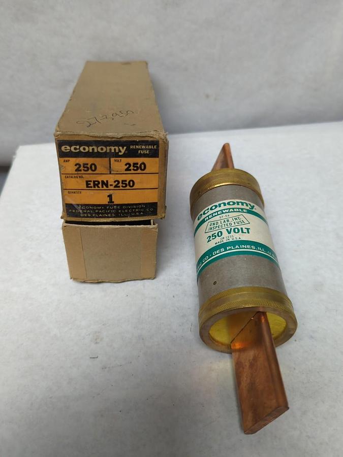 ECONOMY,ERN-250,RENEWABLE 250 AMP FUSE NOS