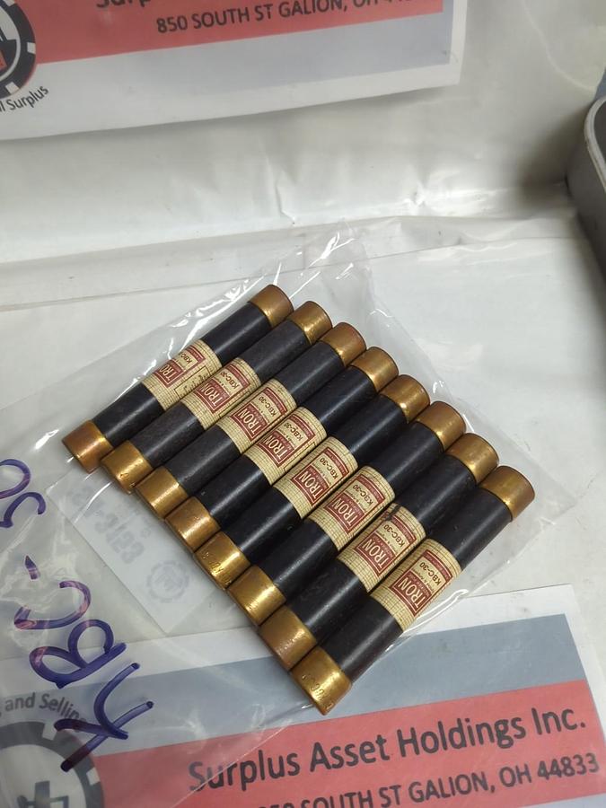 Used COOPER BUSSMANN,KBC-30,TRON 30 AMP FUSE LOT OF 8 PRE-OWNED