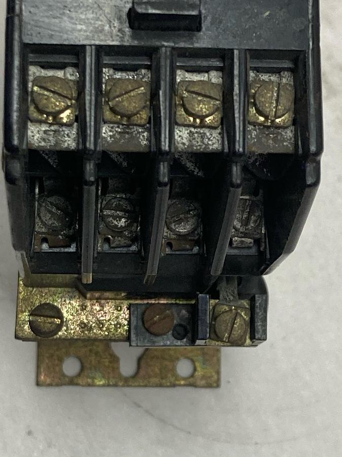 Used Westinghouse,BFD44T,Industrial Control Relay 300 VDC