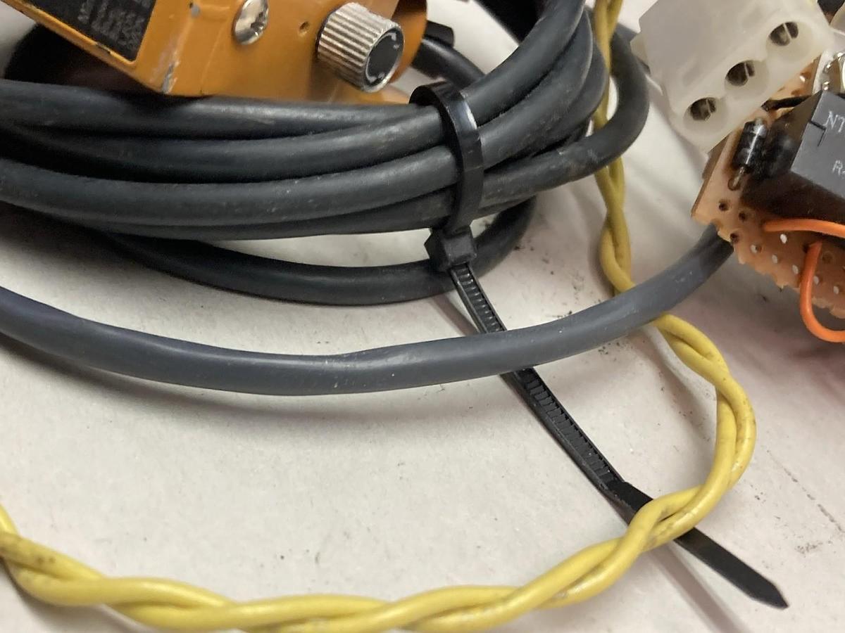 Used Omron,E3S-LS10XE4,Photoelectric Switch 12-24VDC