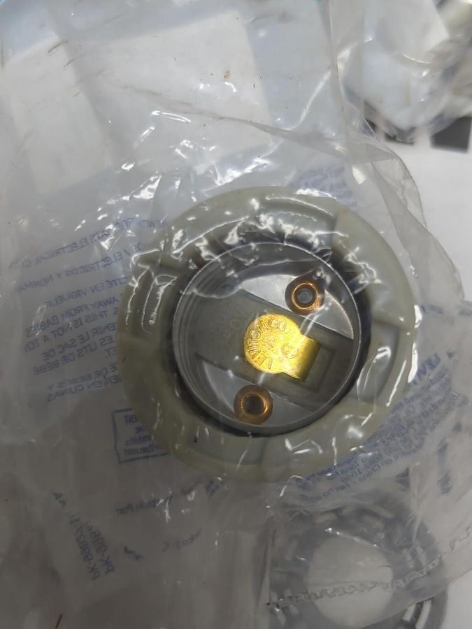 LEVITRON,000-8681,PORCELAIN REDUCER LAMP SOCKETS LOT OF 8 NOS