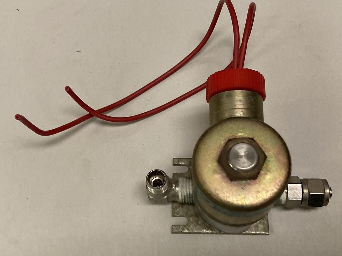 Used Skinner,V52DB2100,Solenoid Valve 11W 100PSI