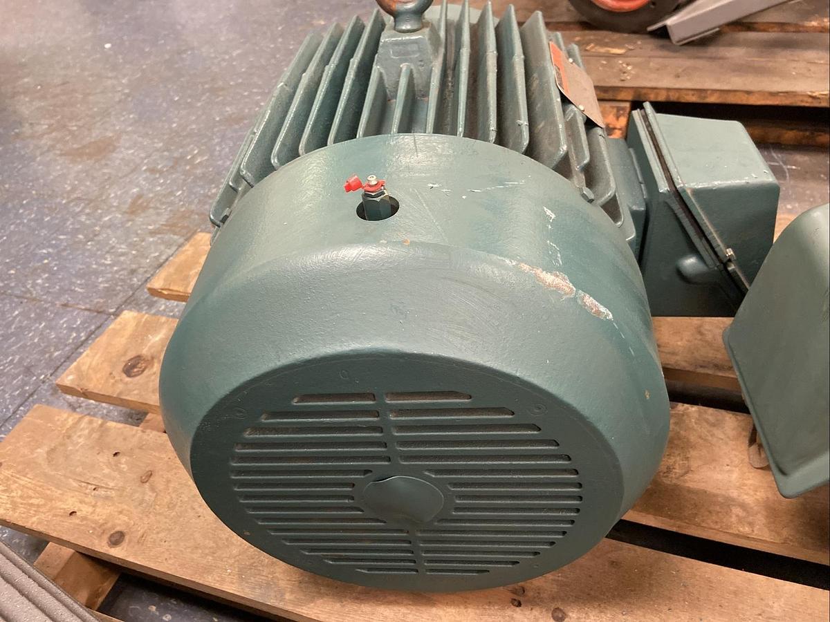 Used Reliance,XEX P28G0399R,Motor 25Hp 3550RPM 230/460V Frame 284TS