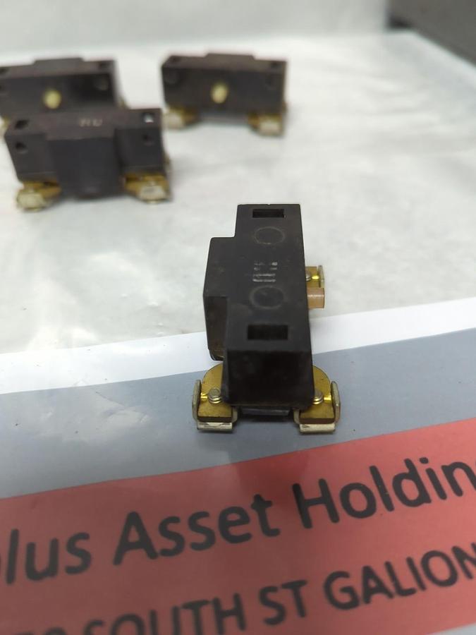 Used SQUARE D,9007-BO-1,SNAP LIMIT SWITCH LOT OF 4 PRE-OWNED