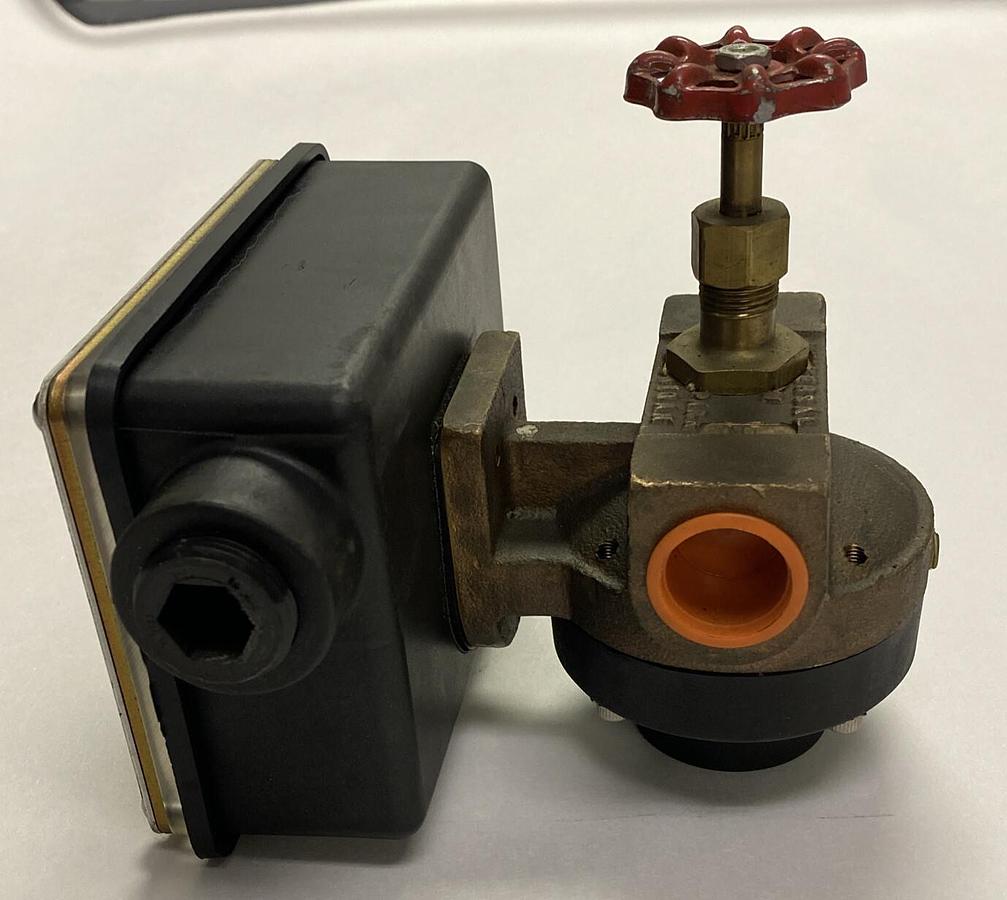 UNIVERSAL,0K7GMV-6-33V.9-A0WL,FLOW RATE INDICATOR NOS