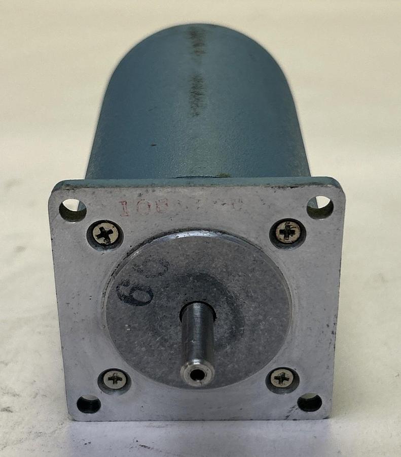 Used SUPERIOR ELECTRIC,M063-FD09E,SYNCHRONOUS STEPPING MOTOR