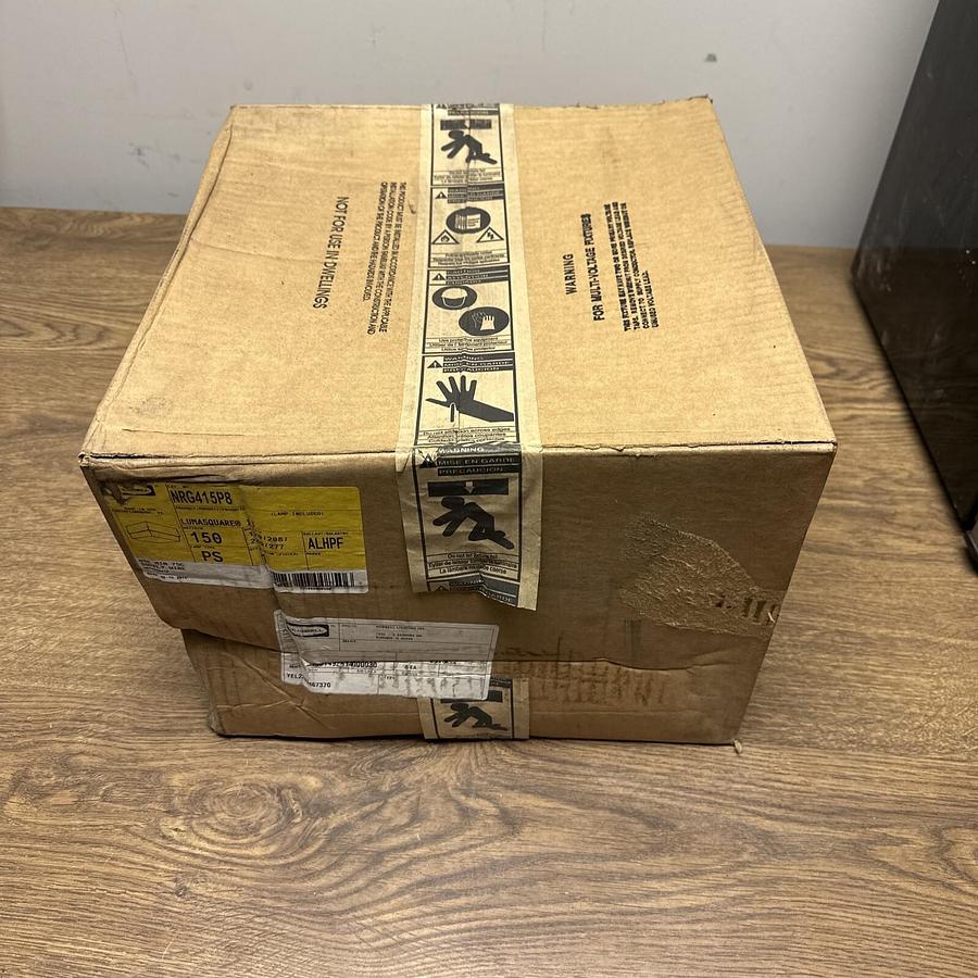 Hubbell,NRG415P8,High Performance Ceiling or Canopy Mount 150W Lights