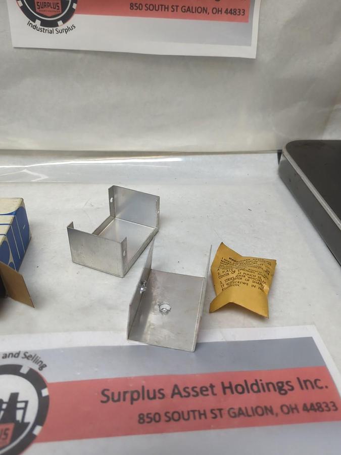 BUD,CU-3000-A,COMBO SNAP OR SCREW TYPE MINI-BOX 2-3/4 LX2-1/8WX1-5/8H INCHES NOS