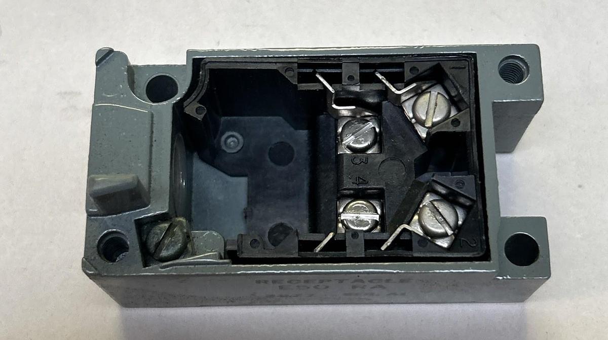 CUTLER-HAMMER,E50RA,LIMIT SWITCH RECEPTACLE NOS