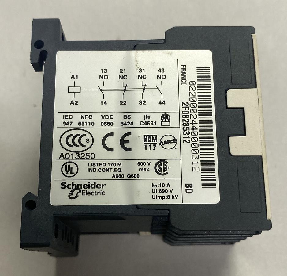 Used TELEMECANIQUE,CA3KN22BD,CONTROL RELAY 10A