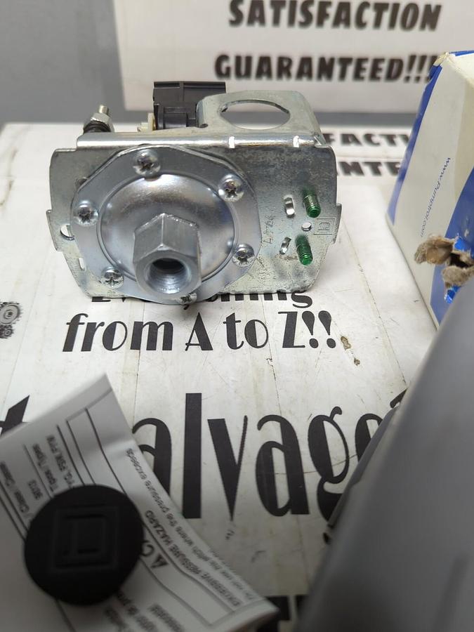 SQUARE D,9013FSG2J20,SERIES  B PRESSURE SWITCH 20-40PSI/138-276KPA NOS