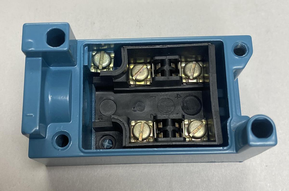 Honeywell Micro Switch,LSZ4001,Limit Switch Base NOS