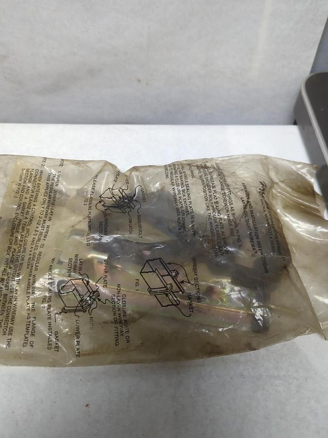 HOFFMAN,F 88 LSGQR,FLAT SEALING PLATE KIT FOR LINE IN WIRE NEW