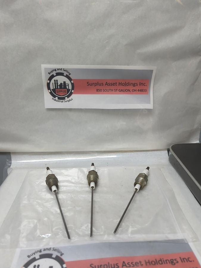 Used CHAMPION,OP-9,FLAME ROD/IGNITOR SPARK PLUG LOT OF 3 PRE-OWNED