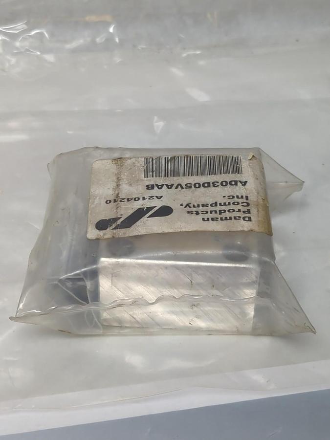 DAMAN VALVE,AD03D05VAAB,MANIFOLD VALVE ADAPTER NOS