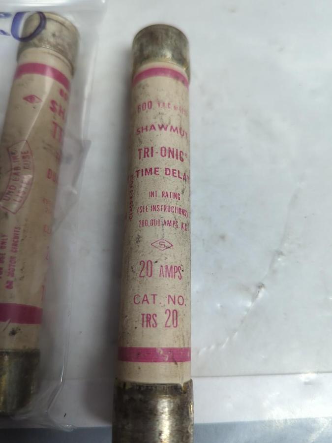 Used GOULD SHAWMUT,TRS20,TRI-ONIC 20 AMP FUSE LOT OF 3 PRE-OWNED