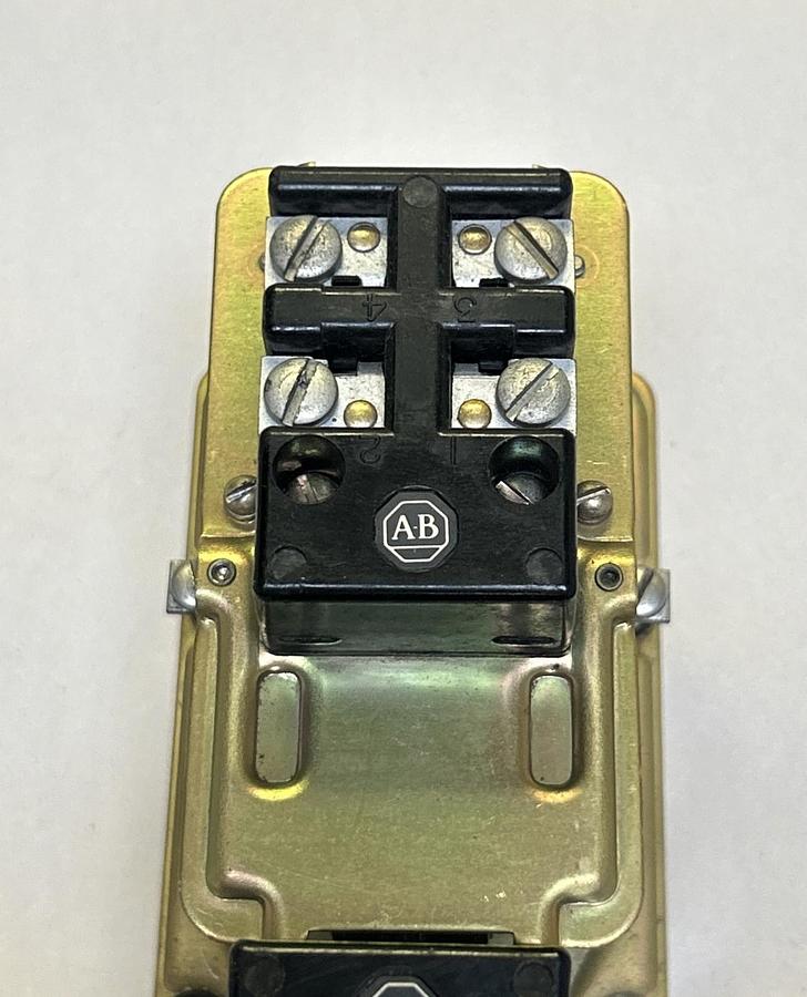 Used ALLEN BRADLEY,849-Z0D321,TIMING RELAY