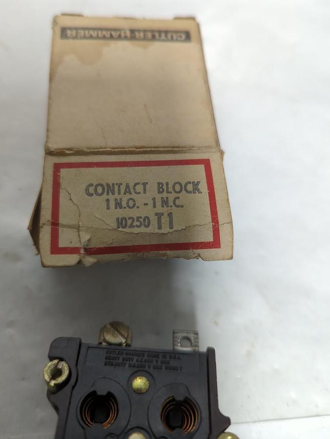 CUTLER HAMMER,10250T1,CONTACT BLOCK T1 LOT OF 2 NOS