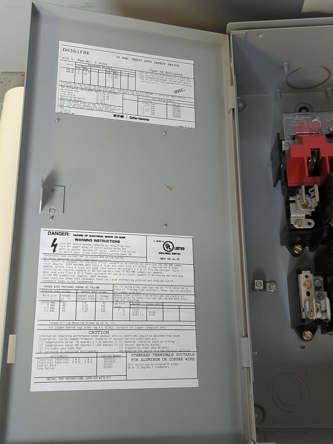 EATON CUTLER HAMMER,DH361FRK,SAFETY SWITCH 30 AMP 600VOLT 3-POLE NEW IN BOX