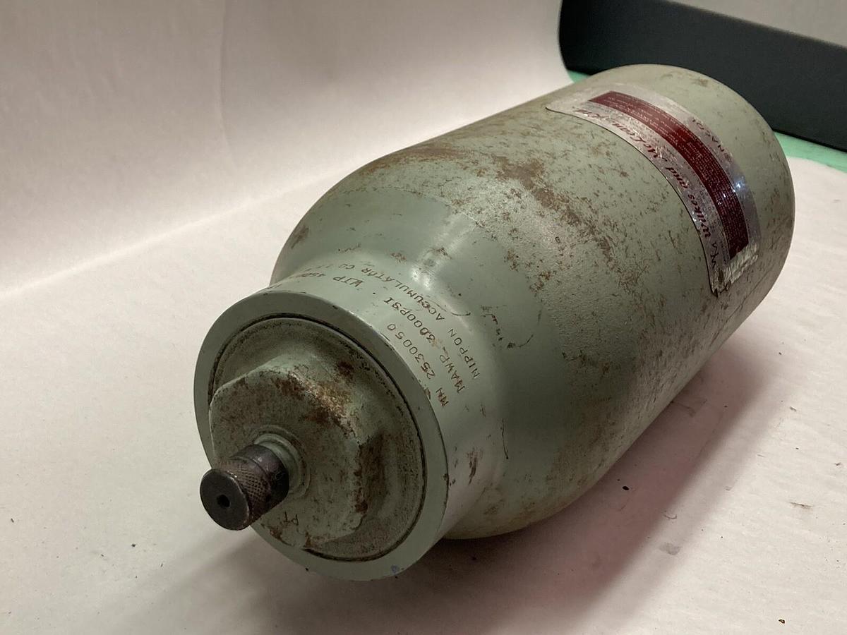 Used Wilkes and McLean,R210-2.5D,Accumulator