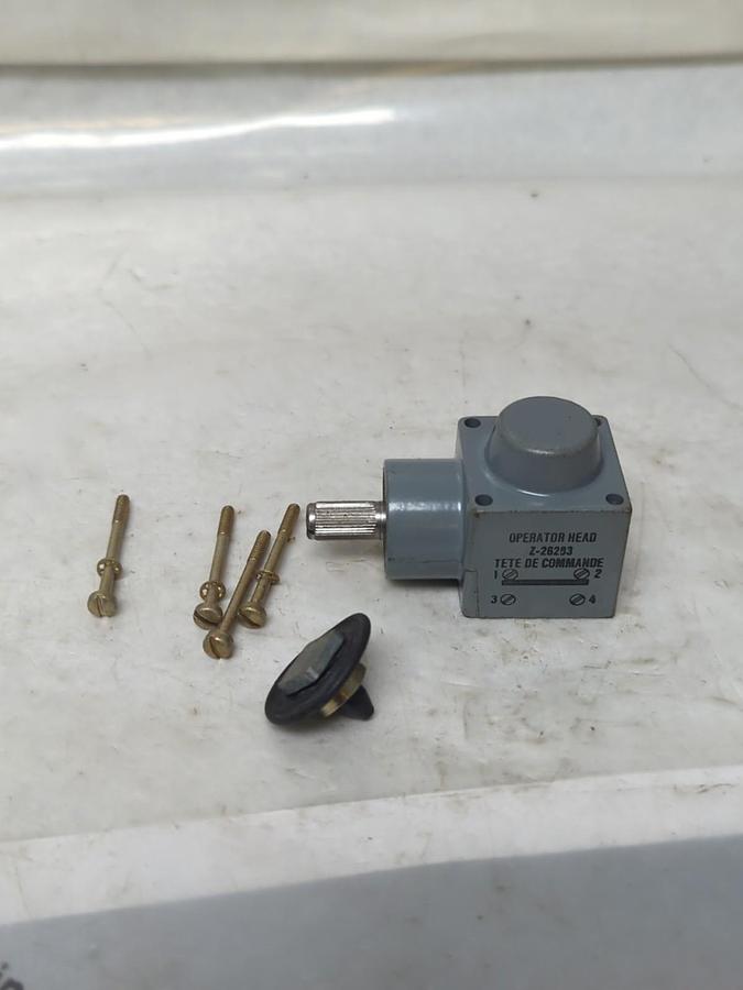 ALLEN BRADLEY,Z-26283,OPERATING HEAD FOR LIMIT SWITCH MISSING BOX NOS