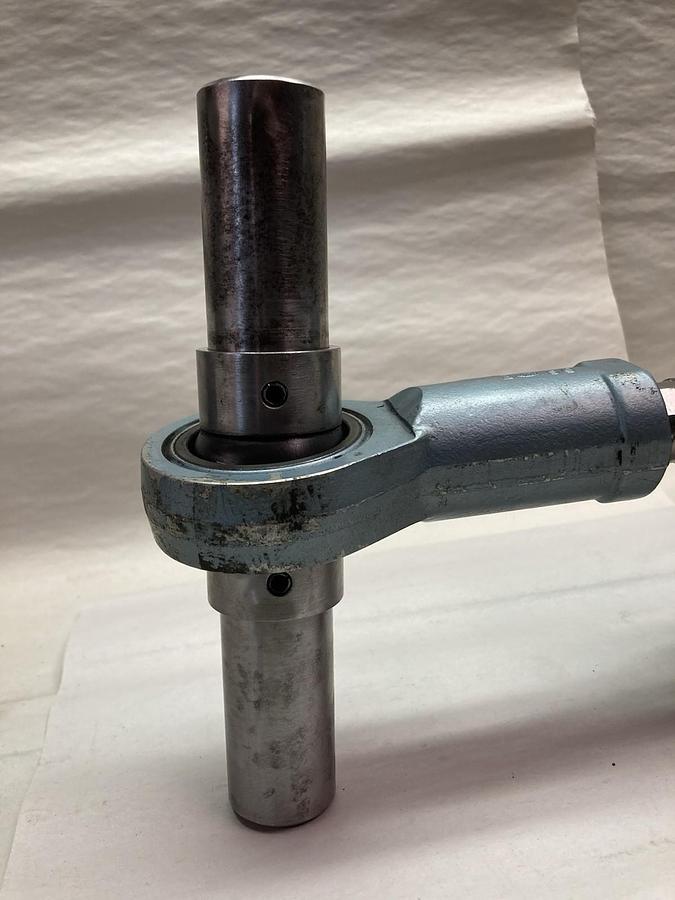 Used R&M,375A-16964,Hydraulic Cylinder 2x4x1 16965