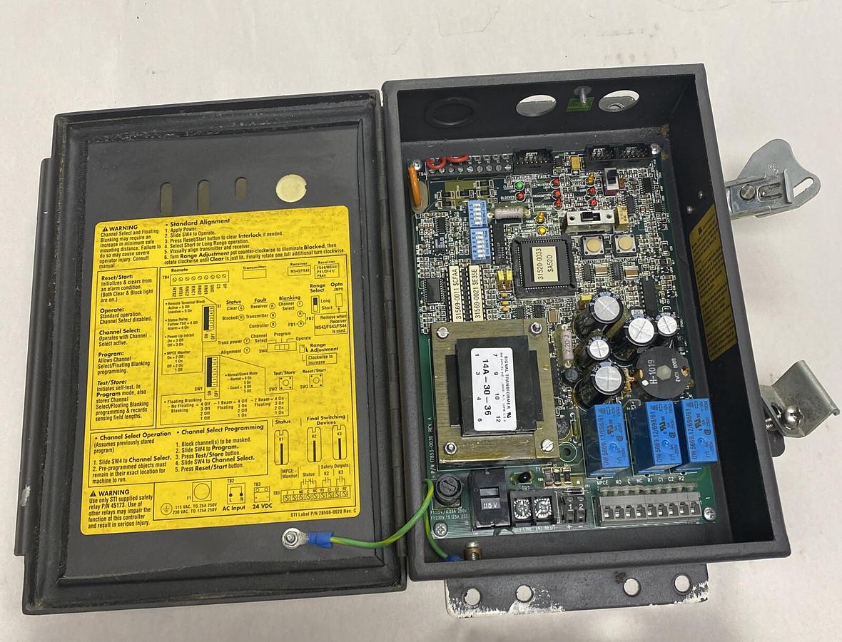 Used STI,70027-1000,Light Curtain Controller Model LCC-FB-AC1-U