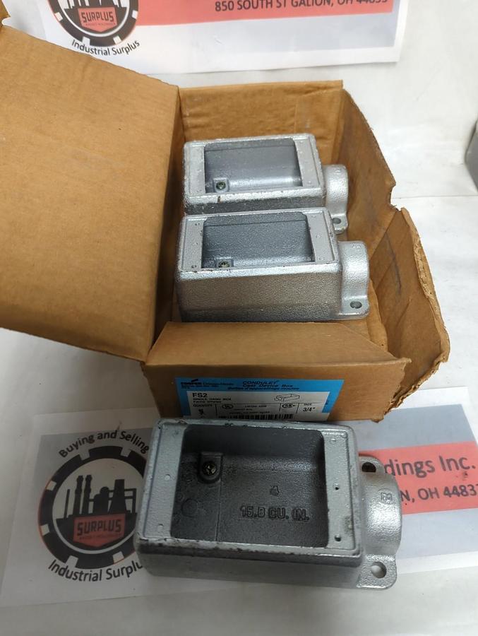 COOPER CROUSE-HINDS,FS2,SINGLE GANG BOX CONDUIT OUTLET 3/4 INCH LOT OF 3 NOS