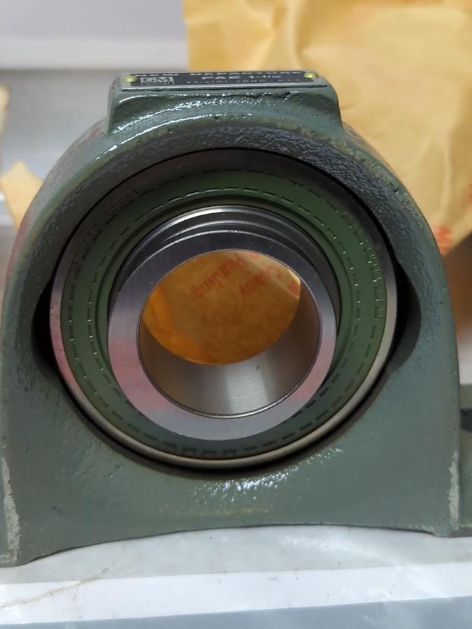 GM/NEW DEPARTURE,PAE 1-1/2,PILLOW BLOCK BEARING 1-1/2 IN BORE NOS