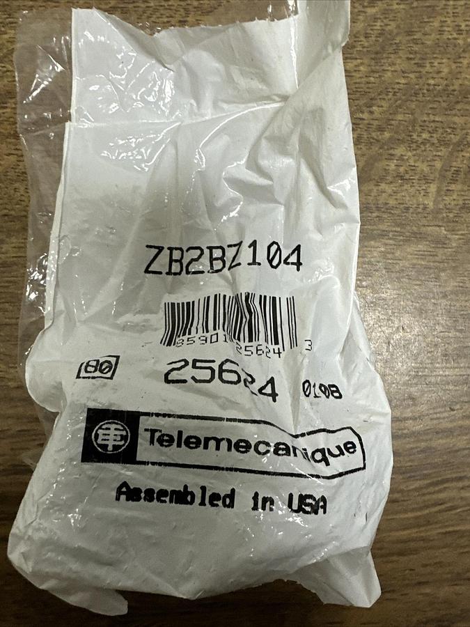 Used Telemechanique,ZB2BZ104,Contact Block
