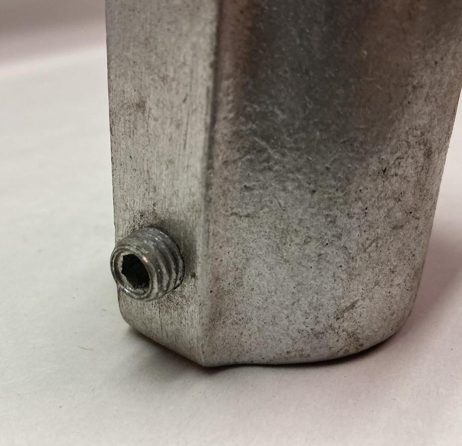 Used Hollaender,3-7,Speed-Rail Cross Elbow 1-1/4 Inch