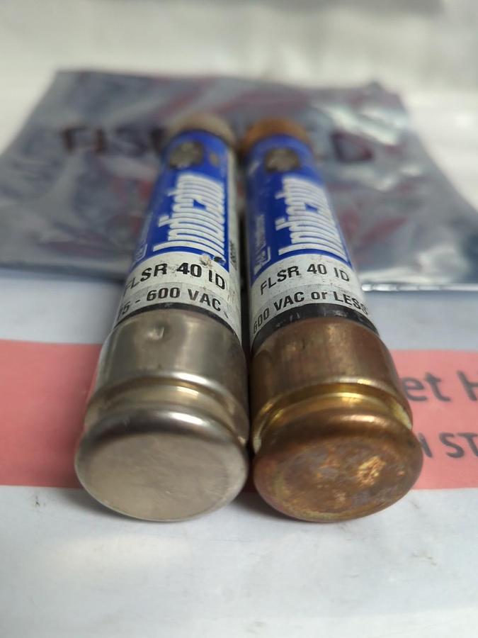 Used LITTELFUSE,FLSR40ID,INDICATOR 40 AMP FUSE LOT OF 2 PRE-OWNED
