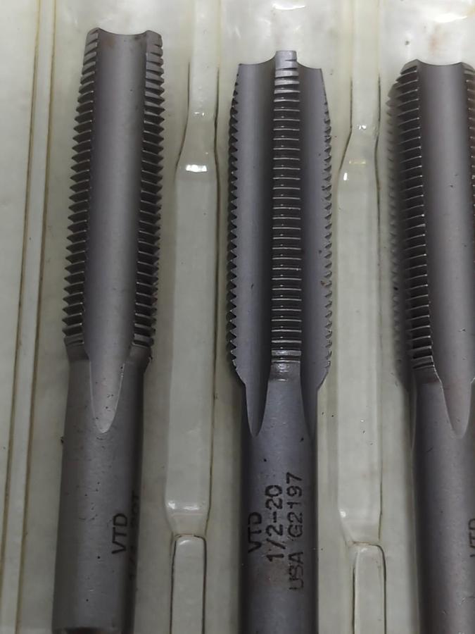 VERMONT TAP AND DIE,1/2-20,HND TAP SET CARBON 4 FL 3-PC SET NOS