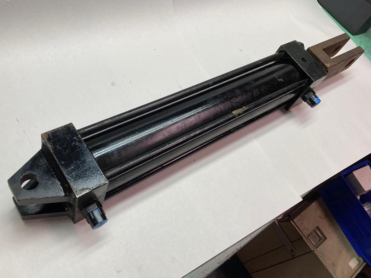 Used Atlas Cylinders,A504888-A,Pneumatic Cylinder 3000 PSI