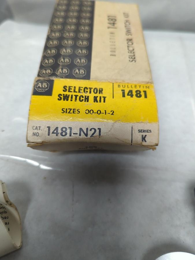 ALLEN BRADLEY,1481-N21,SERIES K SELECTOR SWITCH KIT SIZES 00-0-1-2 NOS