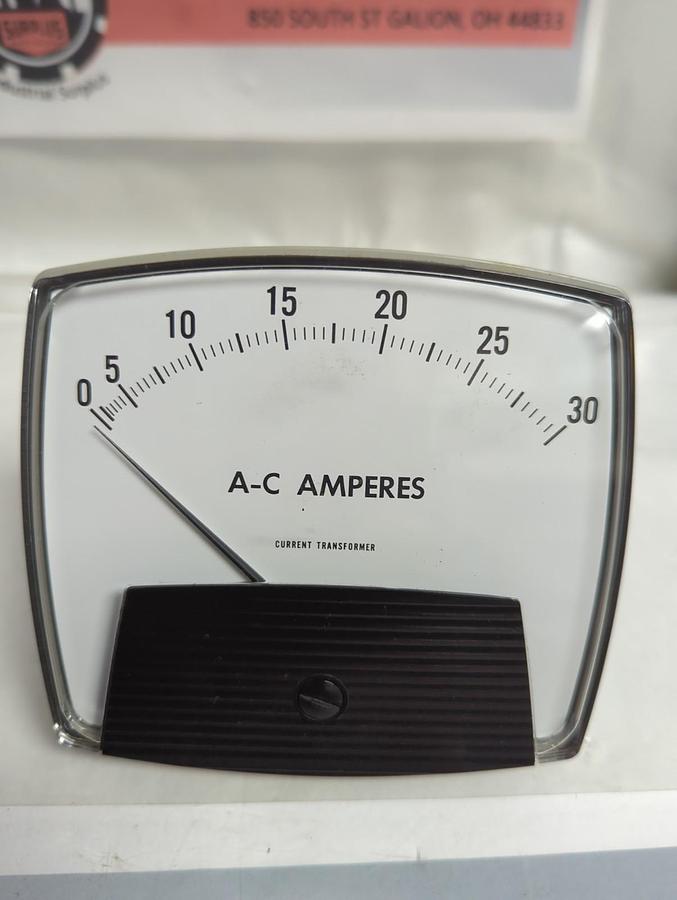 Used TRANSCAT,YE/25044OLSNL,PRESSURE GAUGE 0-30 AC AMPERES PRE-OWNED