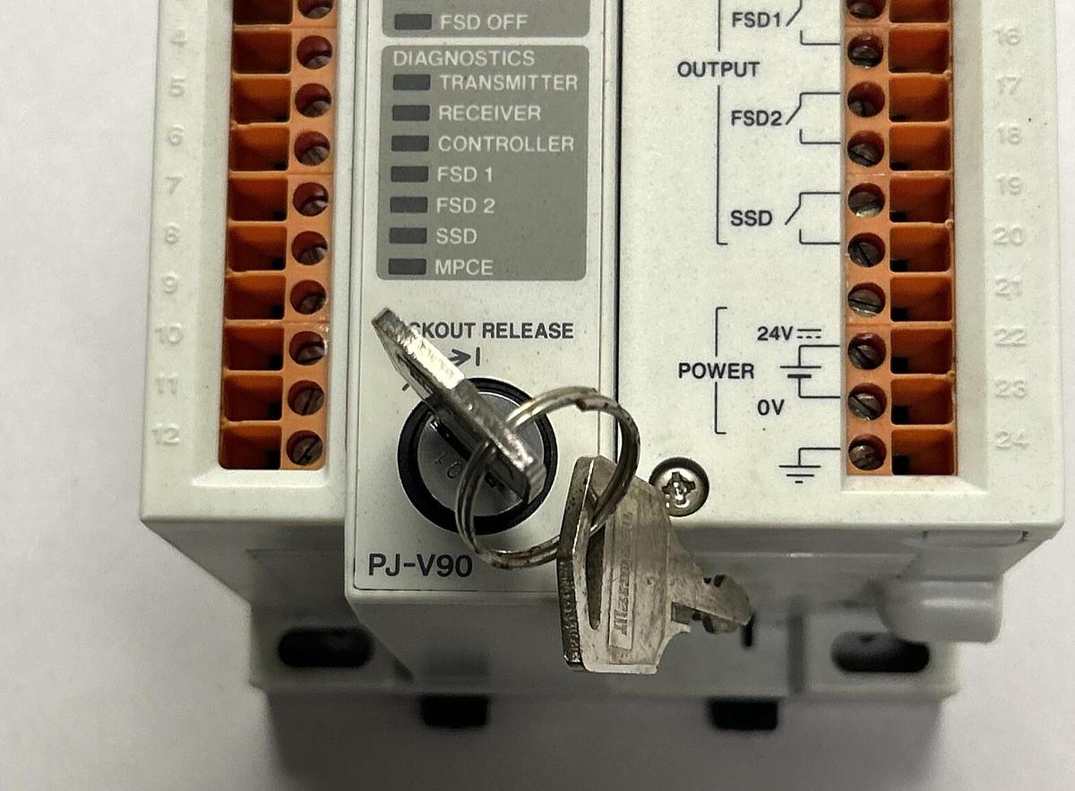 Used KEYENCE,PJ-V90,PHOTOELECTRIC SENSOR BASE CONTROLLER