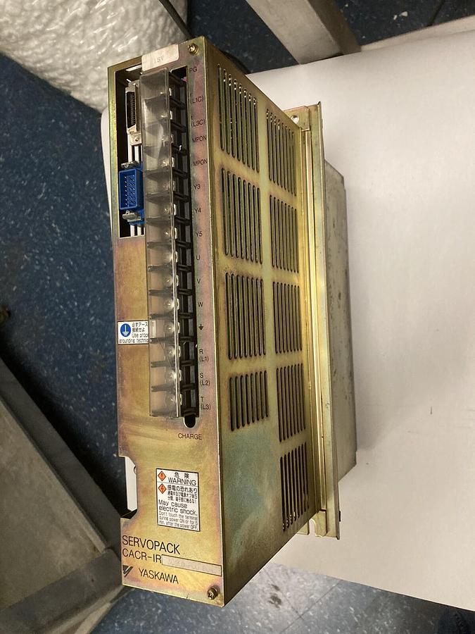 Used Yaskawa,CACR-IR30SFB,3-Phase ServoPack Servo Drive 230V
