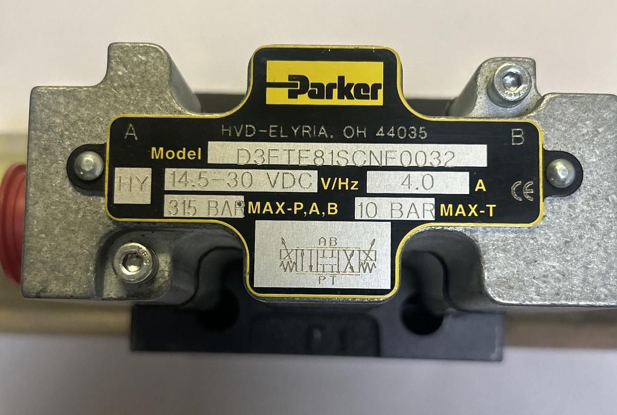 Used PARKER,D3FTE81SCNF0032,HYDRAULIC DIRECTIONAL VALVE
