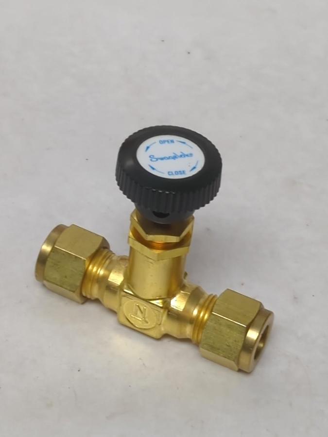 SWAGELOK,B-6JN,SCREWED-BONNET NEEDLE VALVE 3/8 INCH NOS