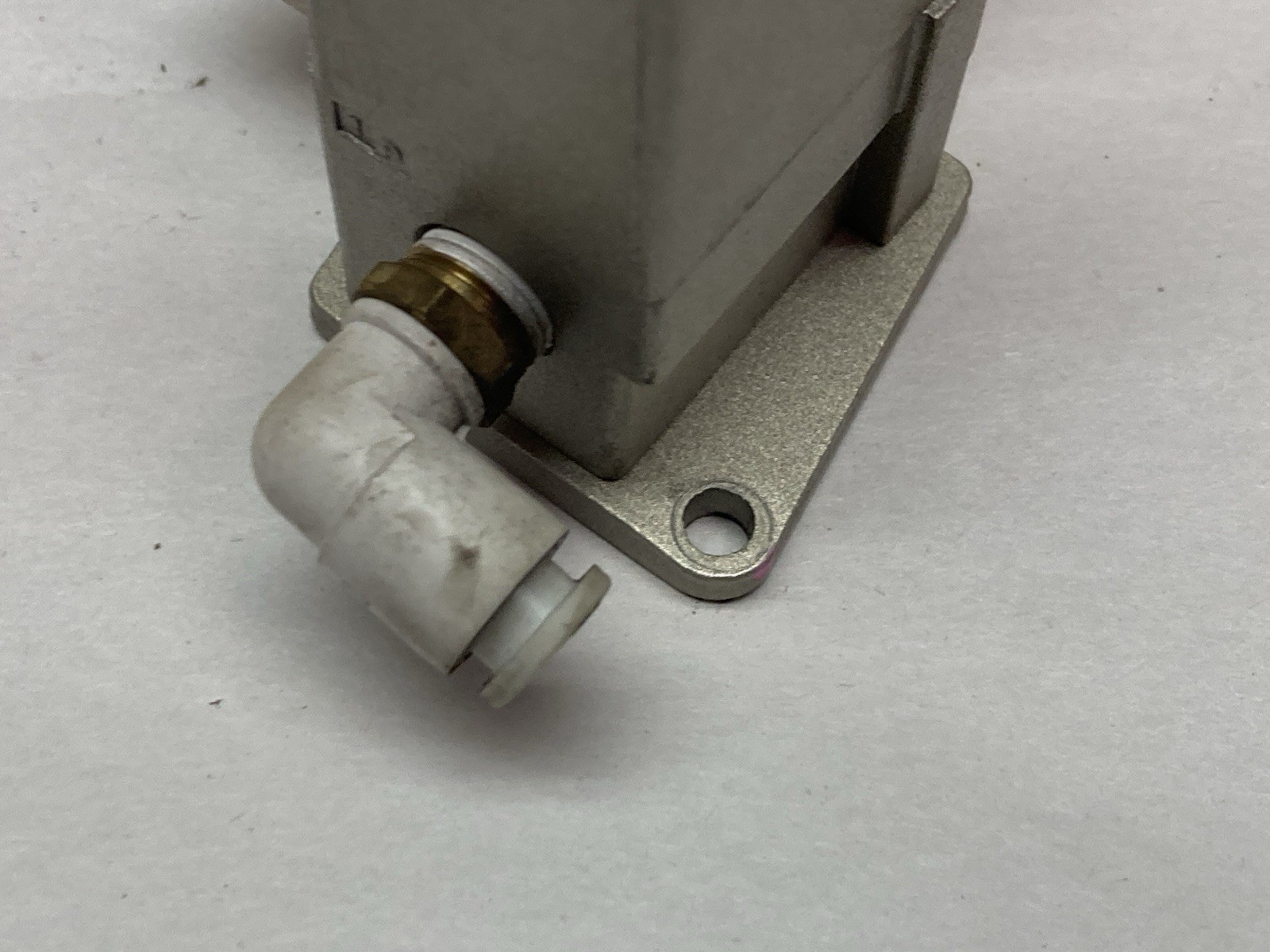 Used SMC,VTA301-01-B,Pilot Air Operated Valve 0~1.0MPa