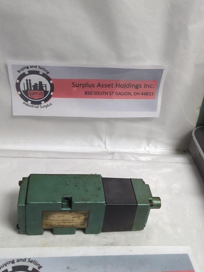 Used NUMATICS,5555A4,SOLENOID VALVE 120V 50/60HZ .37 AMPS PRE-OWNED