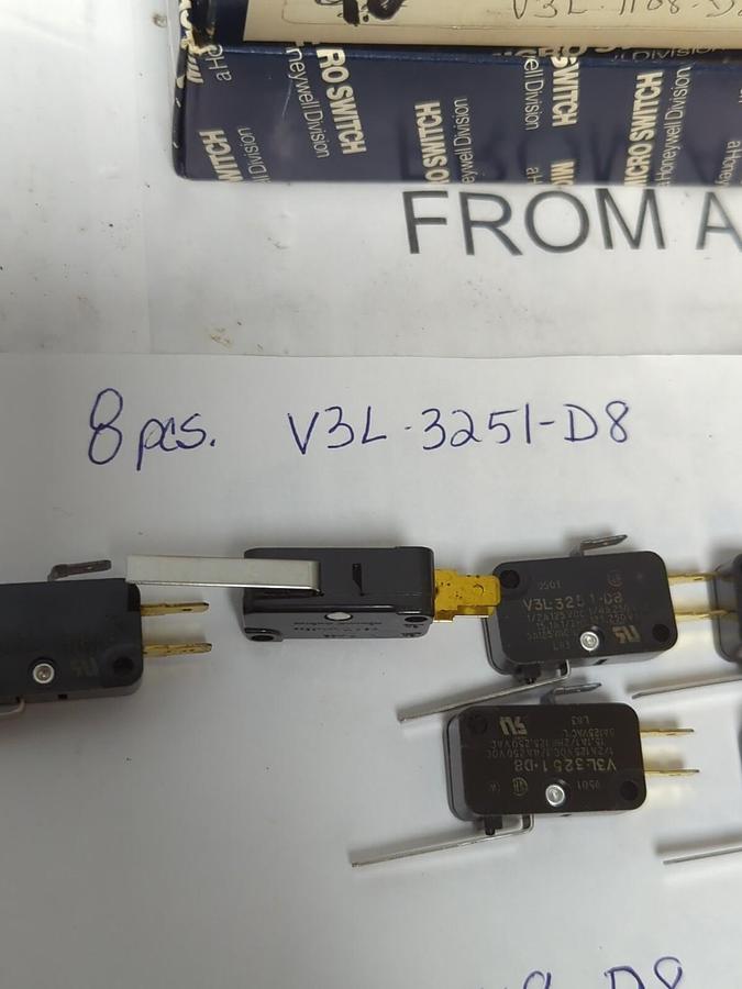HONEYWELL,V3L-3251-D8 V3L-1108-D8,MINI MICROSWITCHES LOT OF 17 SEE DESCRIPTION